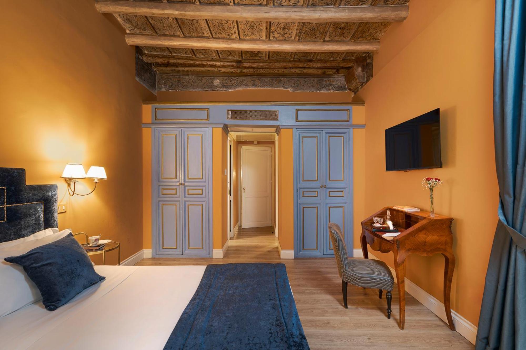 ホテル Palazzo Arone Dei Baroni Di Valentino パレルモ エクステリア 写真