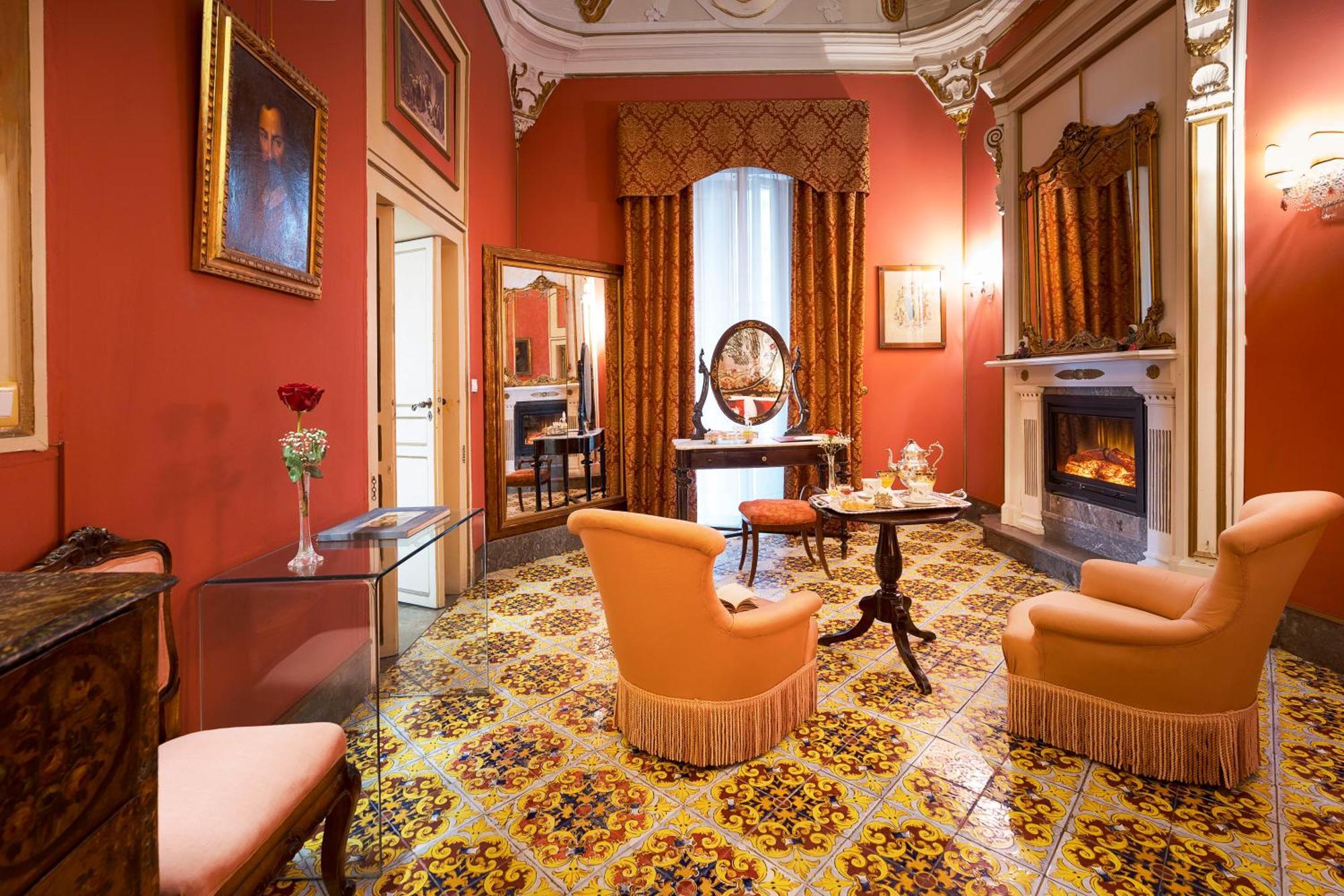 ホテル Palazzo Arone Dei Baroni Di Valentino パレルモ エクステリア 写真